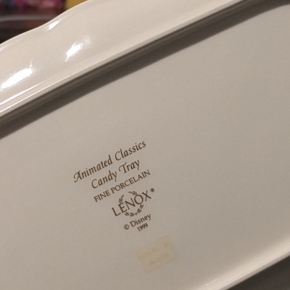 Disney 5 x 10 porcelain tray - Picture 4 of 4